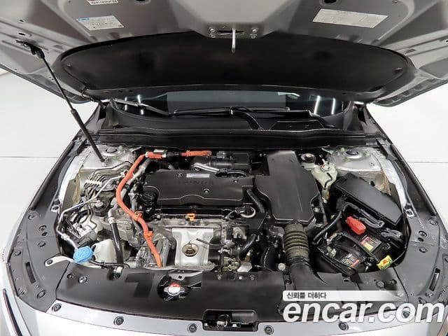 Honda Accord 10세대 2.0 гибрид Туринг (Touring), 2019 19