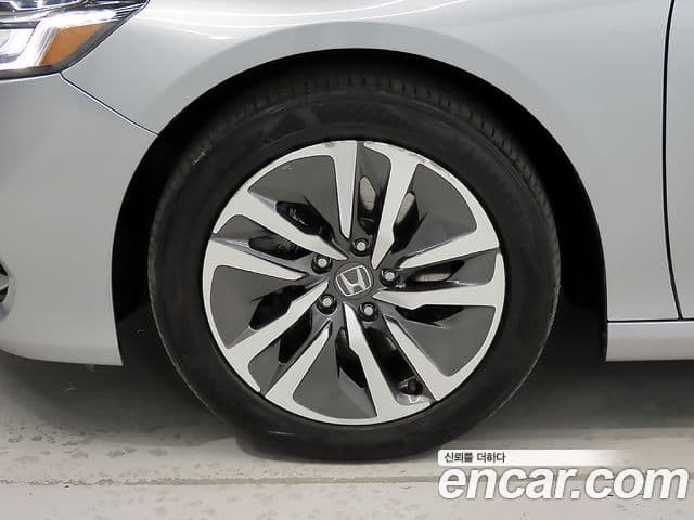 Honda Accord 10세대 2.0 гибрид Туринг (Touring), 2019 20
