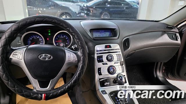 Hyundai Genesis купе 200 турбо P, 2009 8