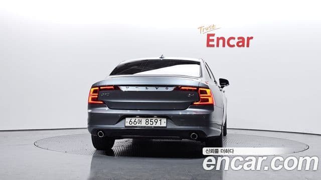 Volvo S90 D4 Momentum, 2018 4