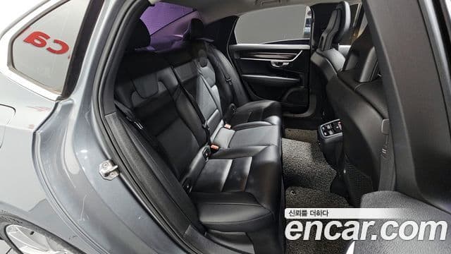 Volvo S90 D4 Momentum, 2018 11