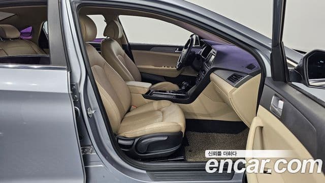 Hyundai LF Sonata Special, 2015 10