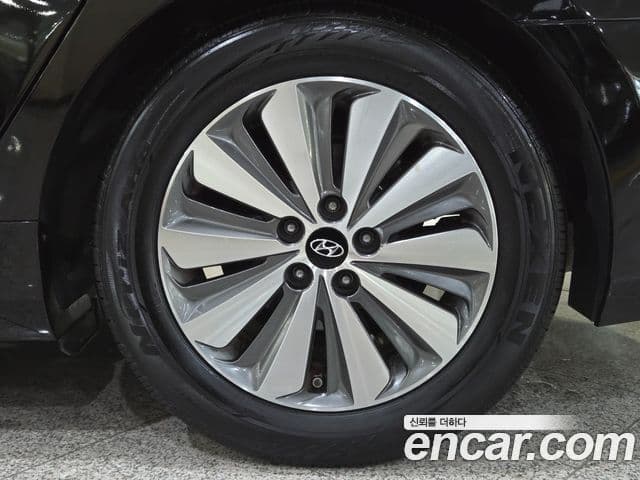 Hyundai Grandeur HG гибрид Premium, 2016 20