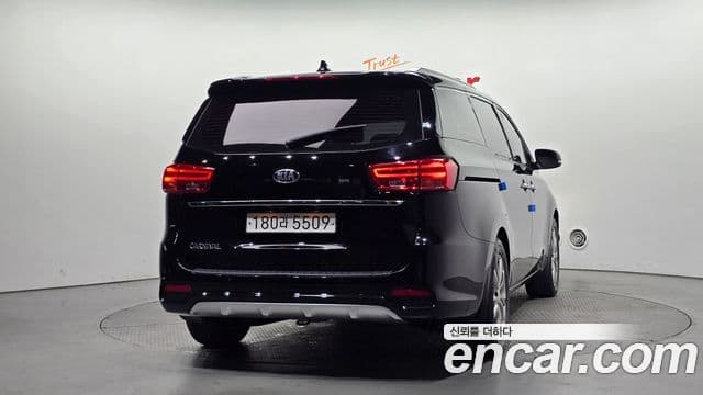 Kia The / новый New Carnival Noblesse, 2019 4