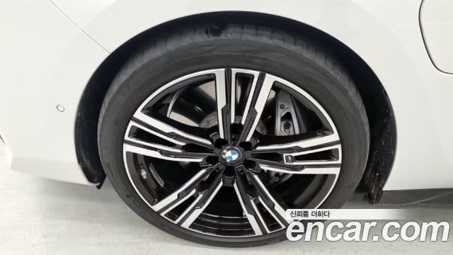 BMW 7시리즈 (G70) 750e xDrive M Sport, 2023 все фото