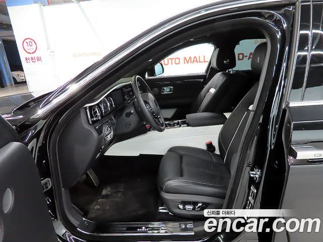 Rolls-Royce 고스트 2세대, 2022 10