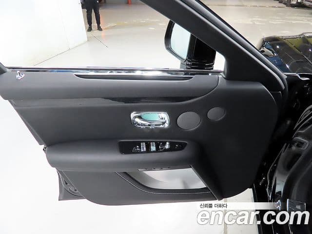 Rolls-Royce 고스트 2세대, 2022 14