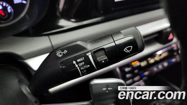 Kia K5 гибрид 3세대 Prestige, 2022 17