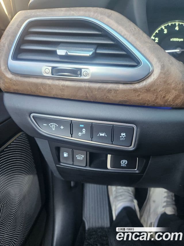 Genesis G90 Prestige, 2019 18