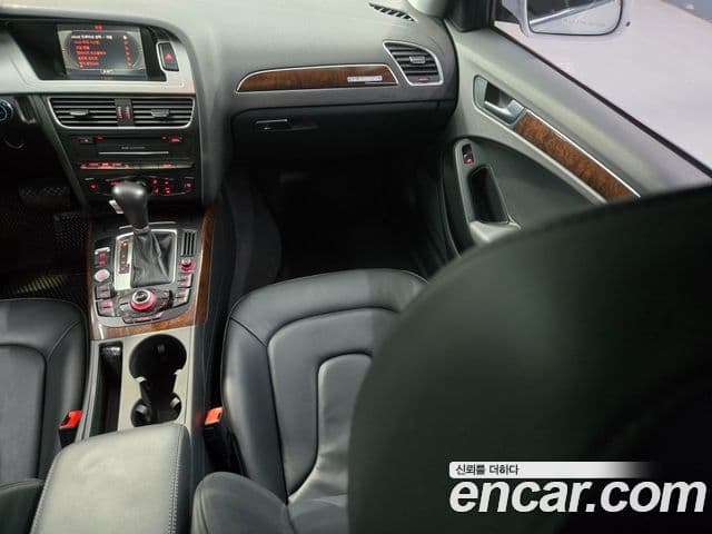 Audi New A4 B8, 2012 9