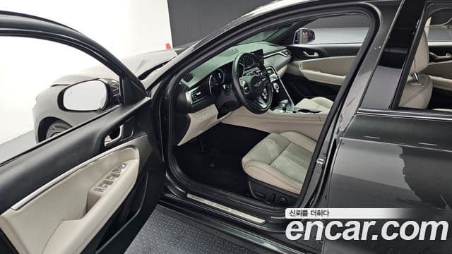 Genesis The / новый New G70, 2023 11