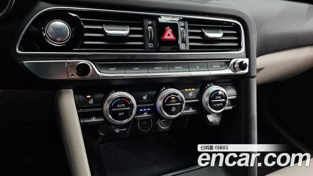 Genesis The / новый New G70, 2023 17