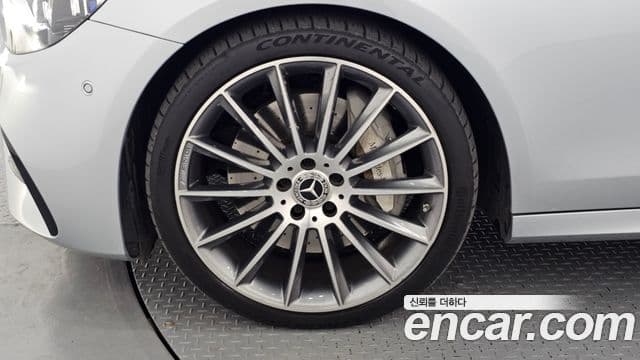 Mercedes-Benz E-класс W213 AMG Line, 2022 все фото