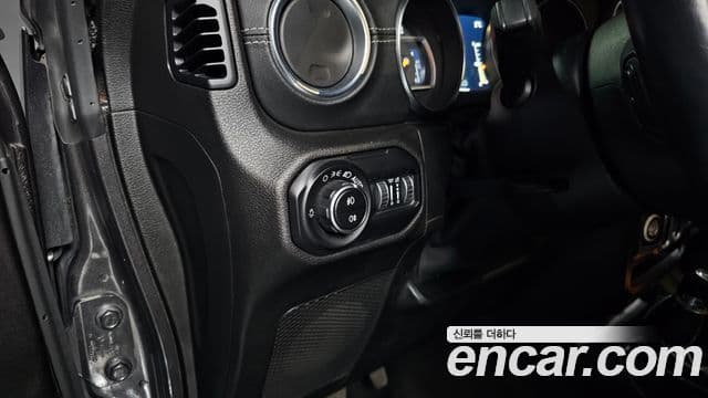 Jeep Wrangler (JL) 2.0 Overland 4도어, 2019 14