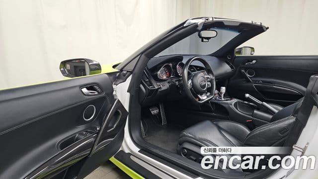 Audi R8 5.2 V10 Spyder, 2015 10