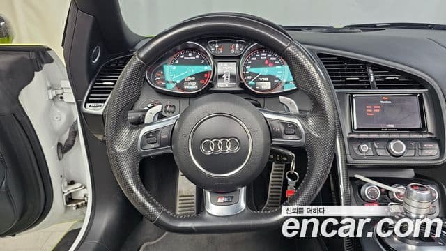 Audi R8 5.2 V10 Spyder, 2015 12