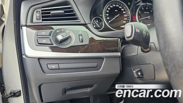 BMW 5시리즈 (F10), 2010 16