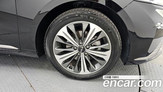 Kia K8 гибрид Signature, 2023 все фото