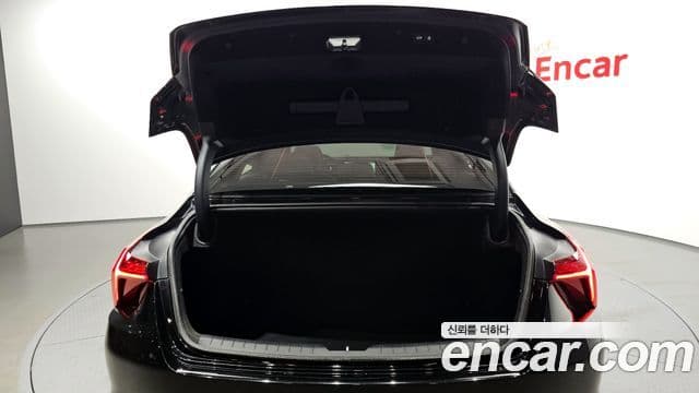 Kia K8 гибрид Signature, 2023 20