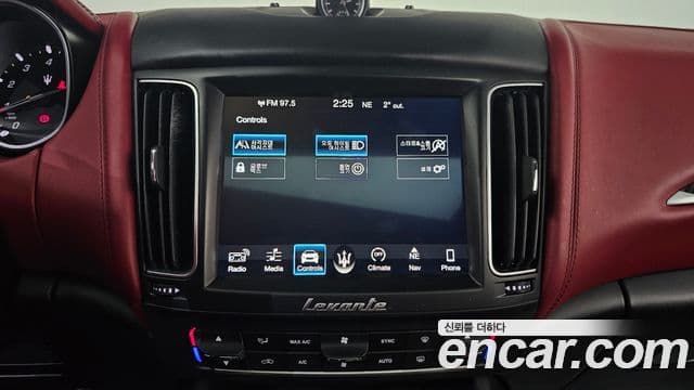 Maserati Levante, 2018 17