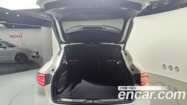 Maserati Levante, 2018 20