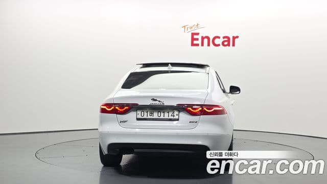 Jaguar XF (X260) 20d Portfolio, 2017 4