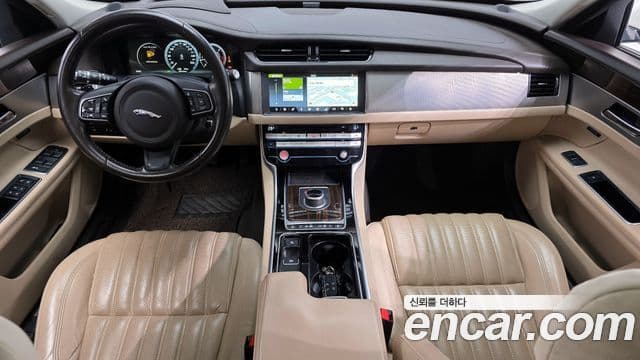 Jaguar XF (X260) 20d Portfolio, 2017 7