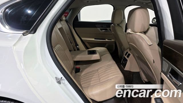 Jaguar XF (X260) 20d Portfolio, 2017 11