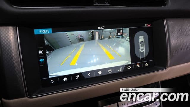 Jaguar XF (X260) 20d Portfolio, 2017 15