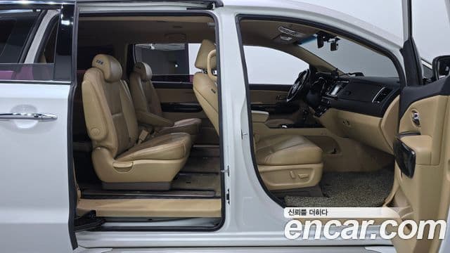 Kia All New Carnival Noblesse, 2016 11