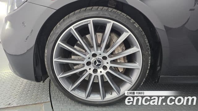 Mercedes-Benz E-класс W213 AMG Line, 2022 все фото