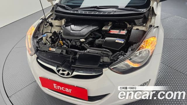 Hyundai Avante MD Modern, 2013 6