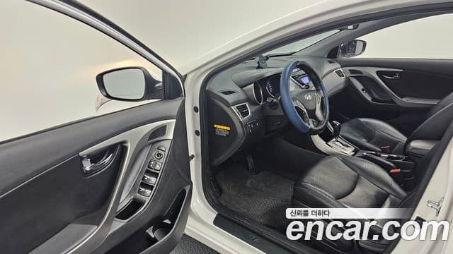 Hyundai Avante MD Modern, 2013 11