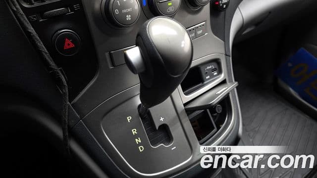 Hyundai Grand Starex детский перевозочный автомобиль, 2015 9