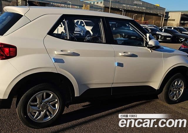 Hyundai Venue Premium, 2026 все фото