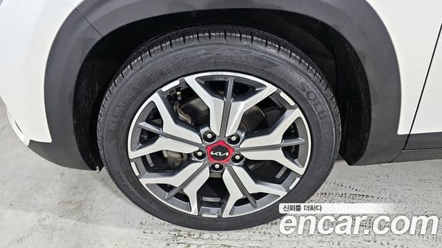 Kia Seltos Signature, 2023 все фото