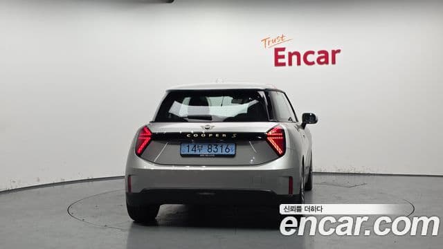 Mini Cooper Электрический (Electric) 4세대 SE Classic, 2024 4