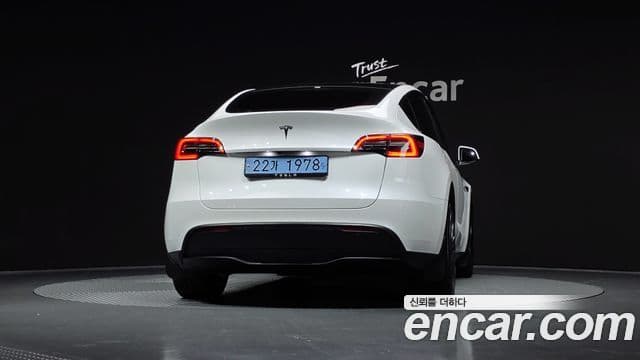 Tesla модель Y, 2024 4