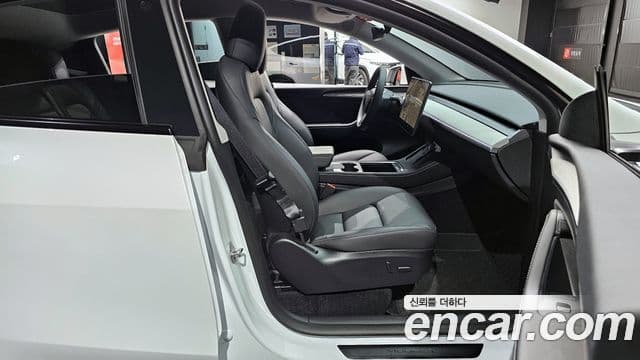 Tesla модель Y, 2024 10