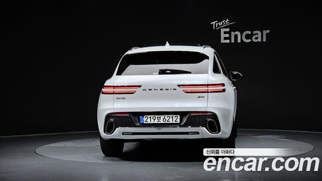 Genesis GV70, 2024 4