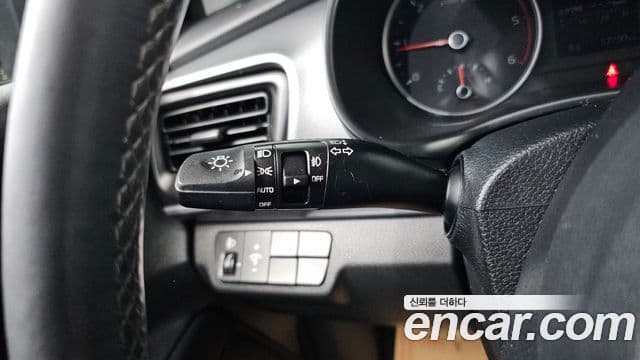 Kia Stonic Trendy, 2019 16