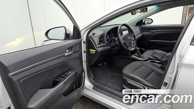 Hyundai Avante AD 1.6 GDI Smart, 2017 11