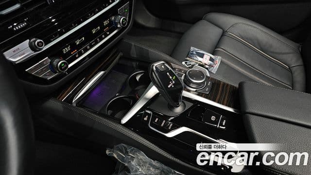 BMW 5시리즈 (G30) 520i M Sport, 2022 9