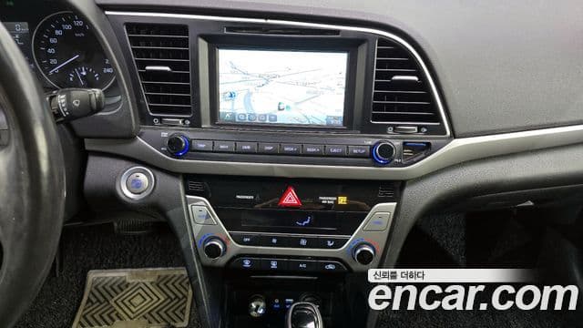 Hyundai Avante AD 1.6 GDI Smart, 2016 15
