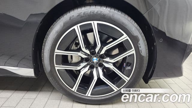 BMW 7시리즈 (G70) 740i sDrive M Sport, 2023 все фото