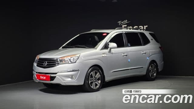 KG모빌리티(SsangYong) Korando 투리스모 4WD RT 9인승, 2015 1