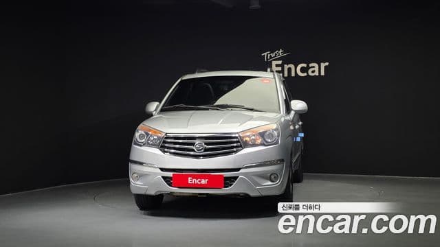 KG모빌리티(SsangYong) Korando 투리스모 4WD RT 9인승, 2015 3