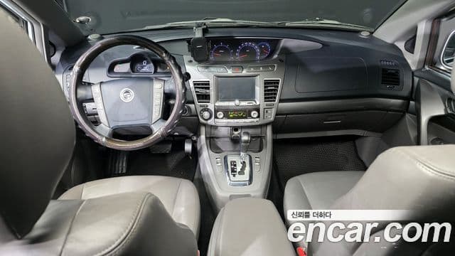 KG모빌리티(SsangYong) Korando 투리스모 4WD RT 9인승, 2015 7