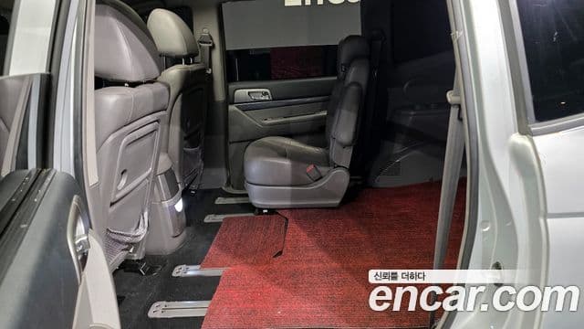 KG모빌리티(SsangYong) Korando 투리스모 4WD RT 9인승, 2015 11