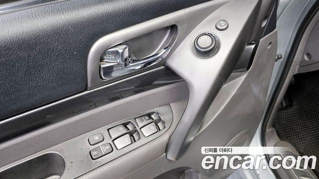 KG모빌리티(SsangYong) Korando 투리스모 4WD RT 9인승, 2015 14